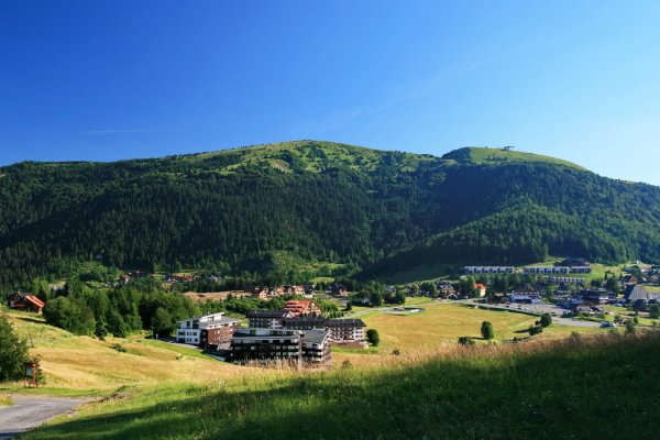 Masív Zvolena a Novej hole z juhu