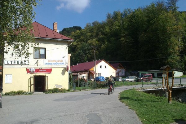 Železničná stanica v Utekáči