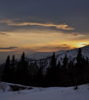 Už zapadá