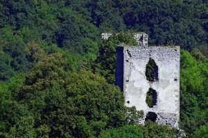 Hrad Dobrá Voda zo Slopov