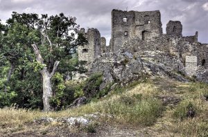 Hrad Hrušov HDR horror theme