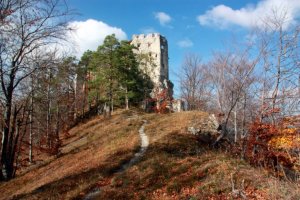 Hrad Uhrovec II