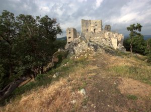 Hrad Hrušov