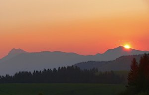 Klop klop,prichádza noc.