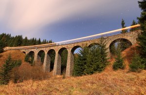 Nočný viadukt